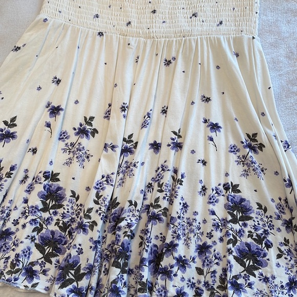 Smocked floral romper - Picture 3 of 4